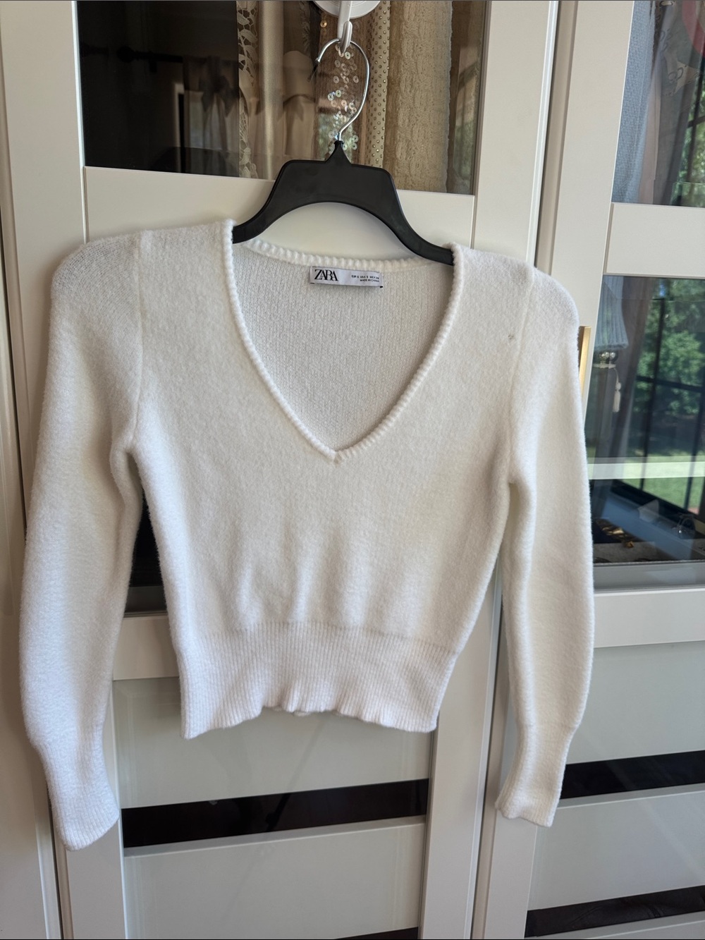 ZARA White V-Neck Knit Sweater